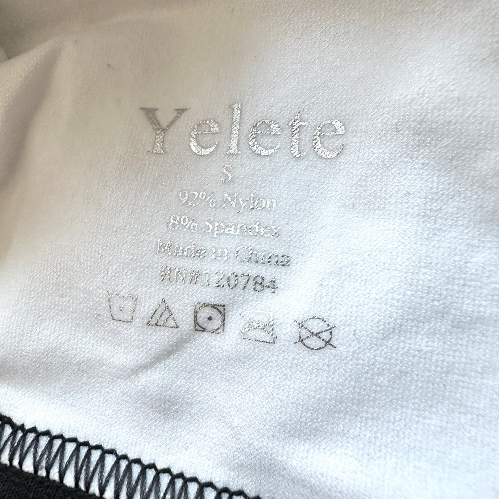 Yelete Criss Cross Sports Bra White Black High Impact Removable Cups S NWT - Picture 8 of 9